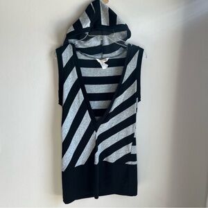 Fresh + Wear Sleeveless Hooded Top